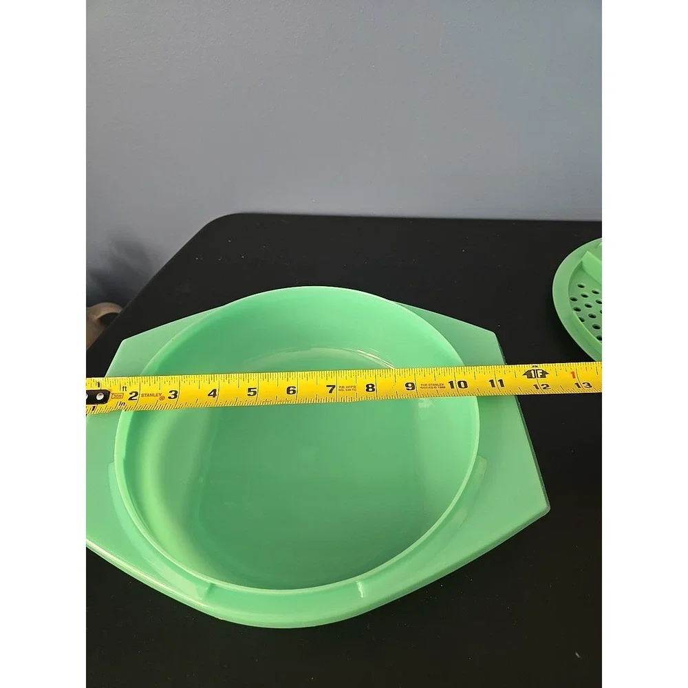 Vintage Tupperware Jadite Green Lettuce/Cheese Grater  w/ bowl‎